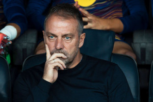 Nowa twarz w kadrze meczowej FC Barcelony?! Hansi Flick rozważa powołanie go