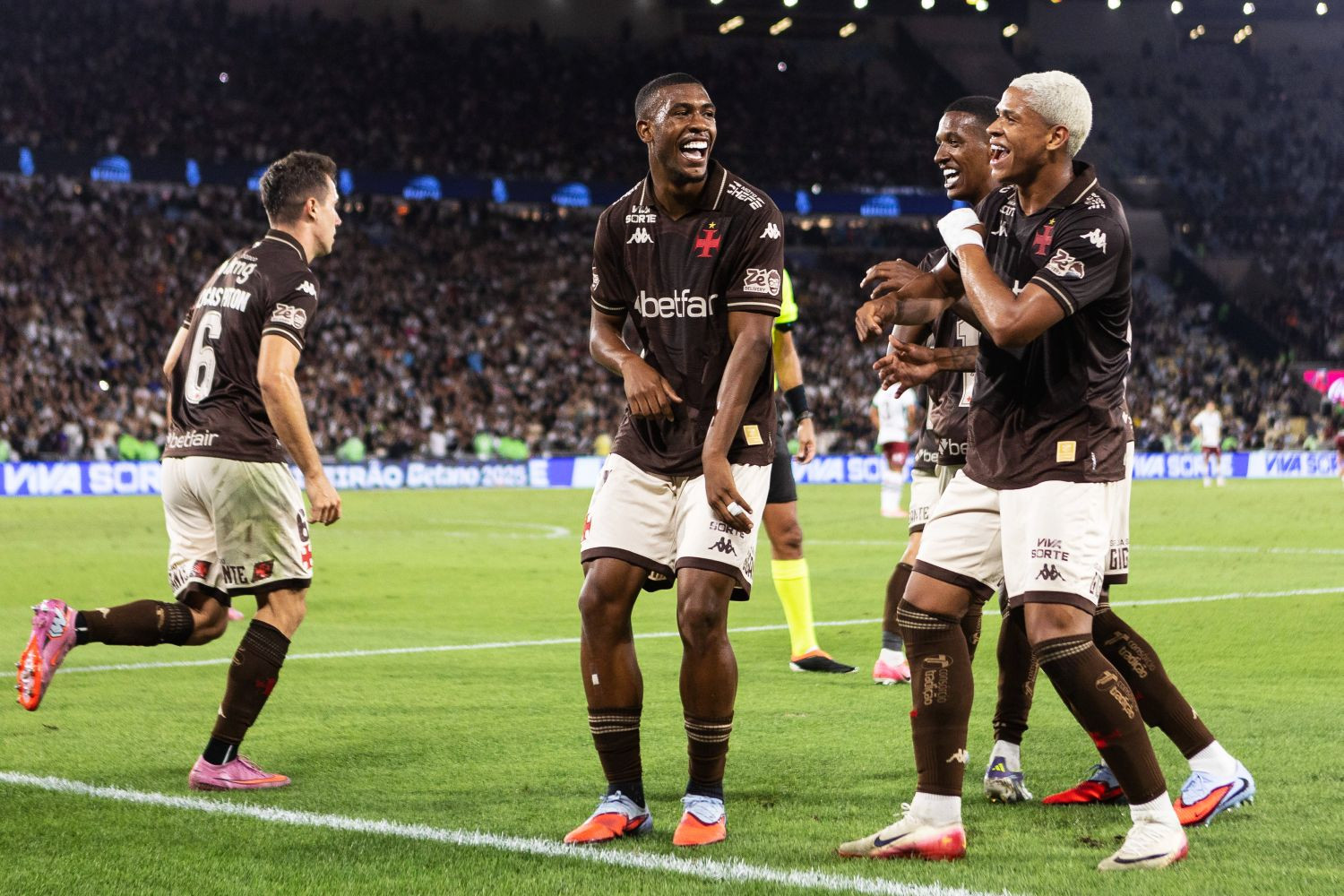 Nowy kontrakt położy kres staraniom Arsenalu?! Skrzydłowy bliski porozumienia