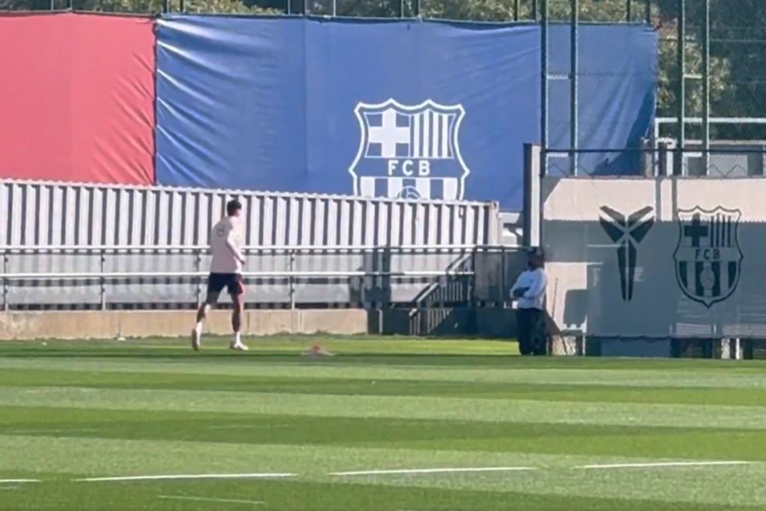 Gracz FC Barcelony przerwał trening. To jakieś fatum?! [WIDEO]