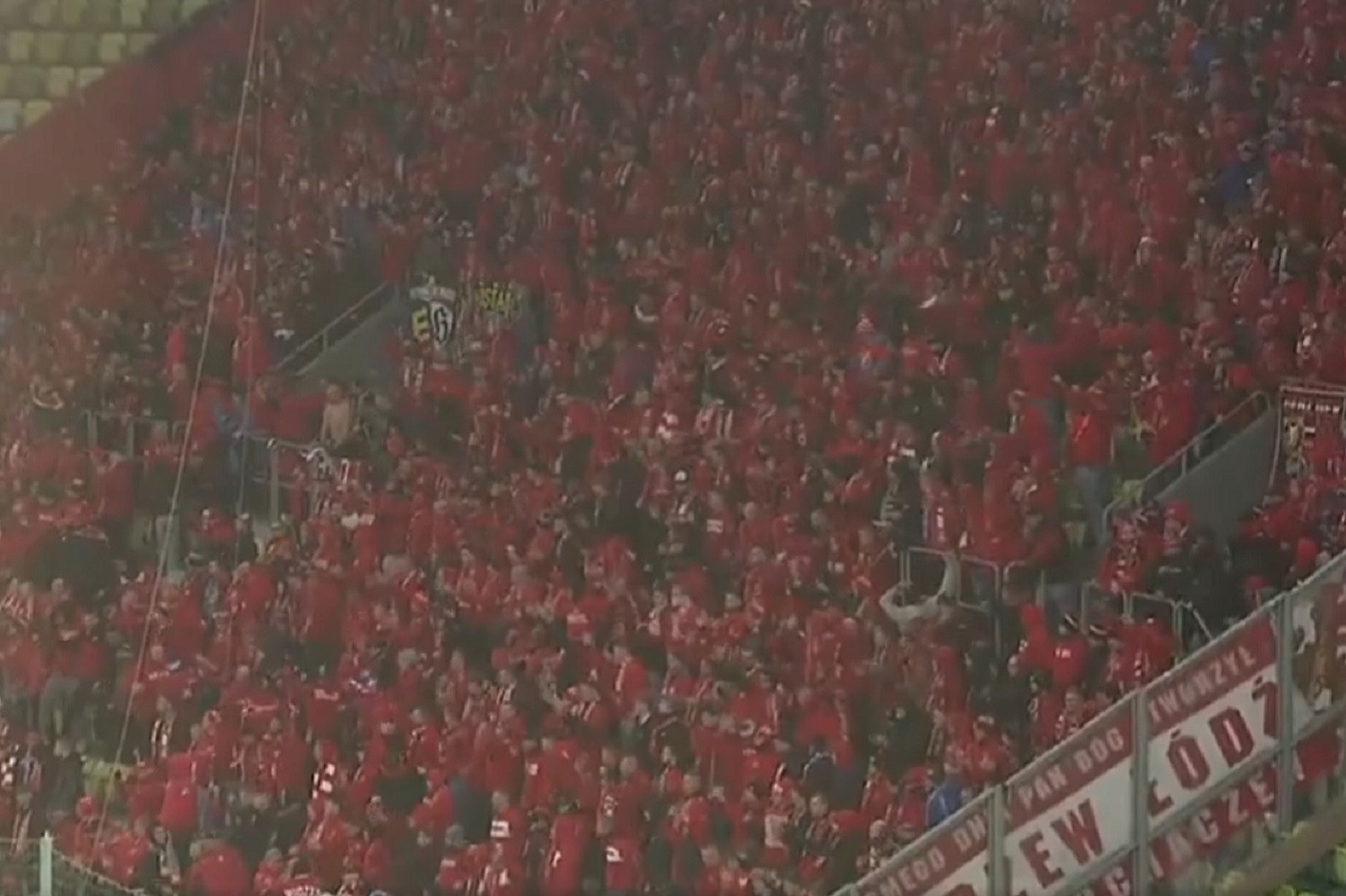 „Trochę słabe zachowanie kibiców Widzewa Łódź”. Niepotrzebna sytuacja przed meczem Ekstraklasy