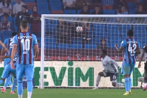 Znakomita bramka Ianisa Hagiego [WIDEO]. André Onana tylko odprowadził piłkę wzrokiem