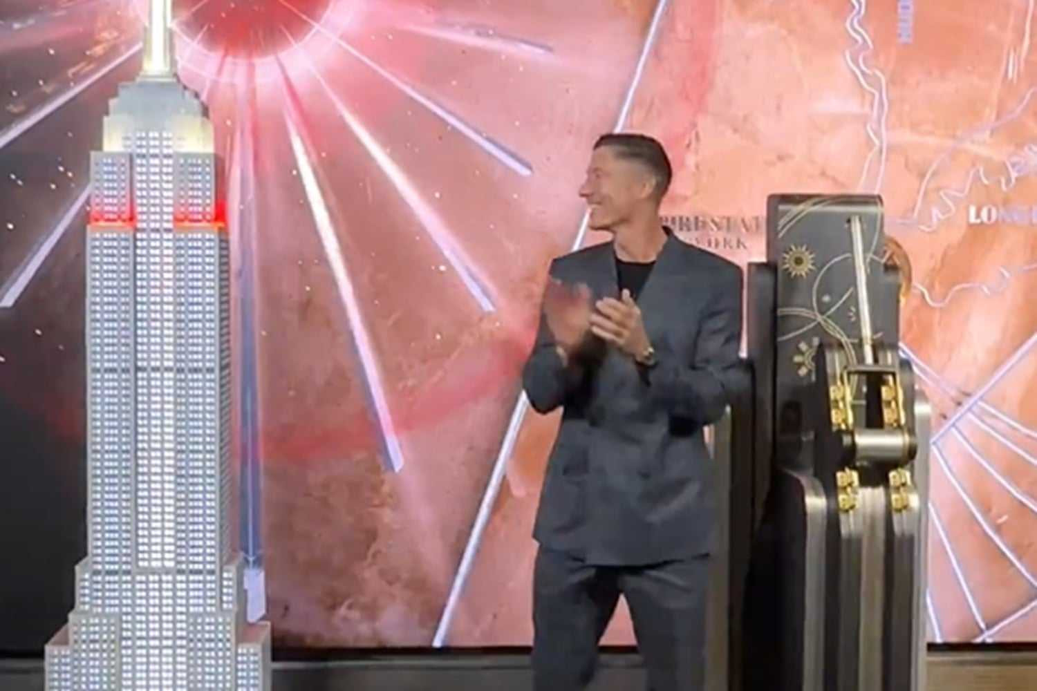 Robert Lewandowski rozświetlił Empire State Building na biało-czerwono [WIDEO]