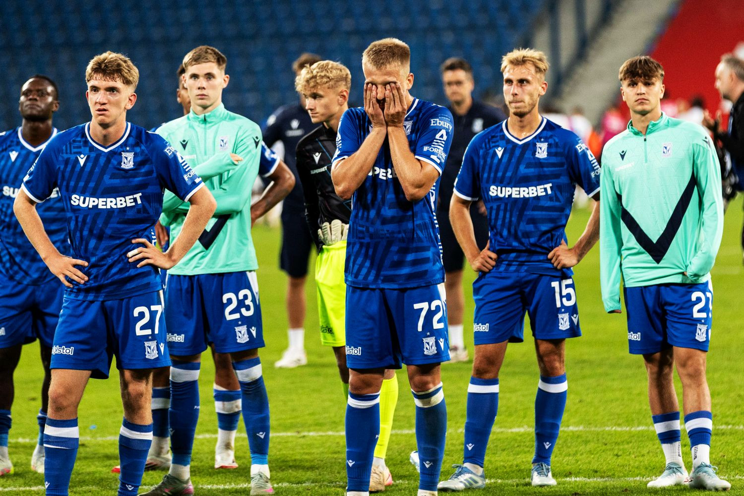 „Jest fatalny. Kibice Lecha Poznań mają już go dość”