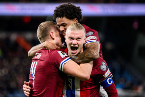 OFICJALNIE: Erling Haaland i spółka wreszcie na wielkim turnieju! Włosi upokorzeni w Mediolanie [WIDEO]