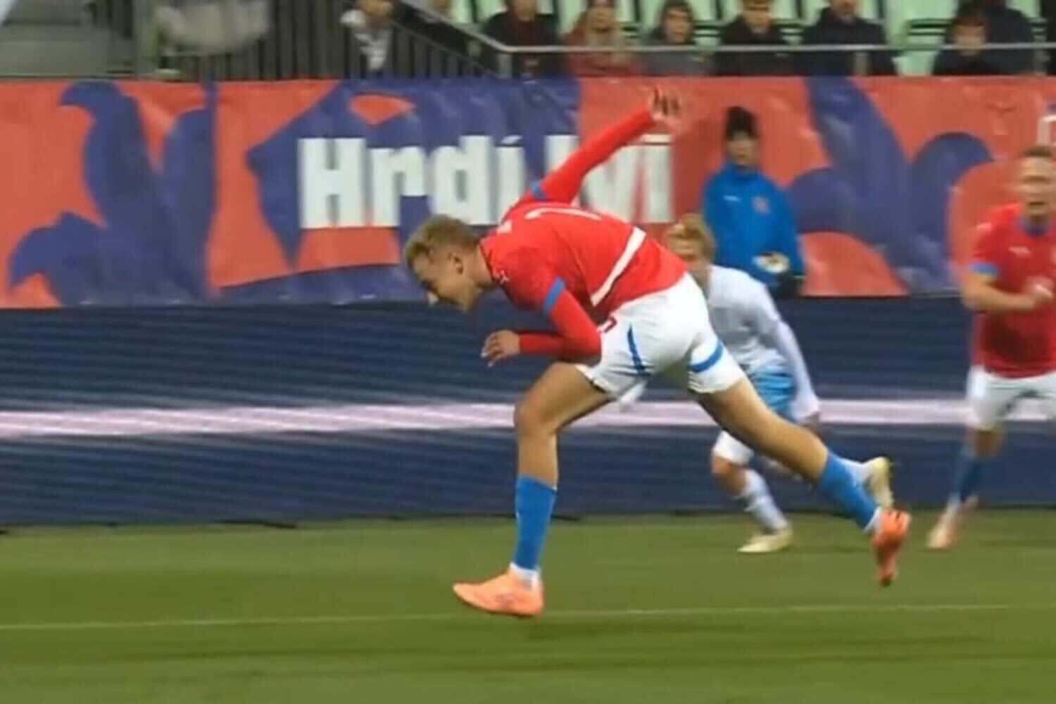 Pomyłka polskiego sędziego? Paweł Raczkowski przyznał rzut karny w tej sytuacji