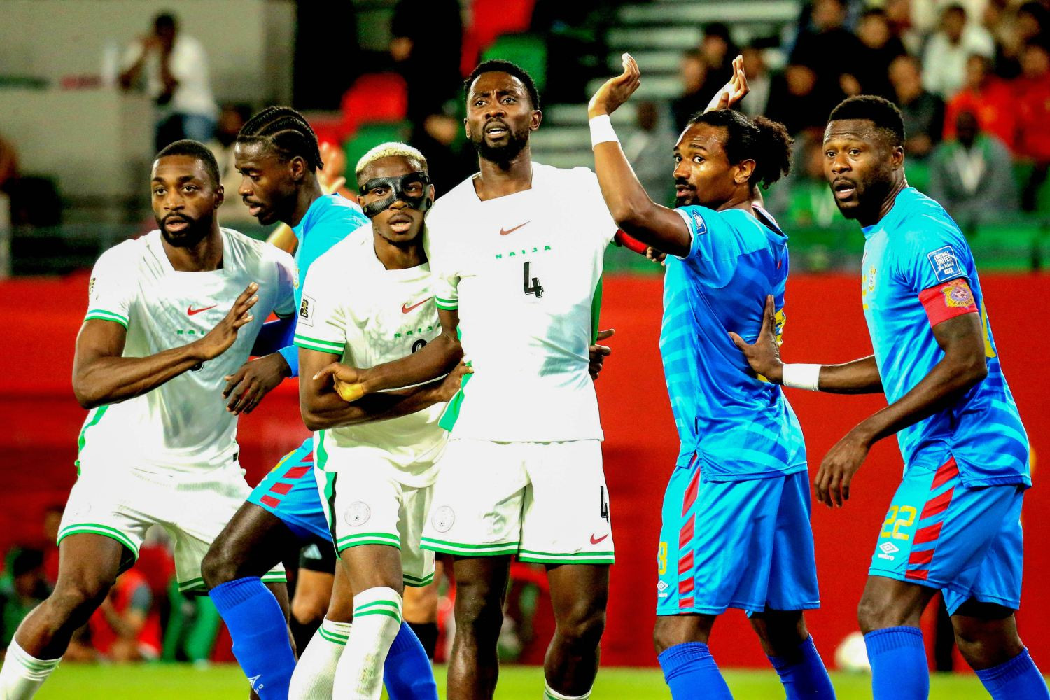 Ma CZTERY daty urodzenia i prowadzi Demokratyczną Republikę Konga do Mistrzostw Świata