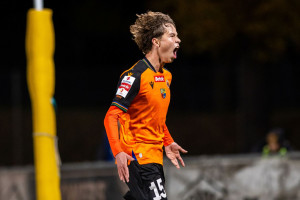 19-latek z Rakowa Częstochowa zbiera cenne doświadczenie w I lidze. „To przebojowy chłopak”