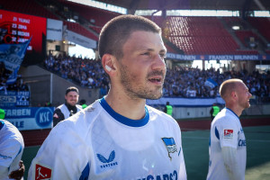 Jeszcze nie do Lecha Poznań. Wychowankowi bardzo zależy na tym transferze