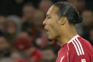 Liverpool jest bliżej strefy spadkowej niż pozycji lidera. Największa domowa porażka w Premier League od blisko pięciu lat [WIDEO]