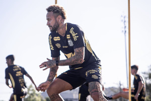 OFICJALNIE: Neymar pomyślnie przeszedł operację. Zaczyna walkę z czasem przed Mistrzostwami Świata