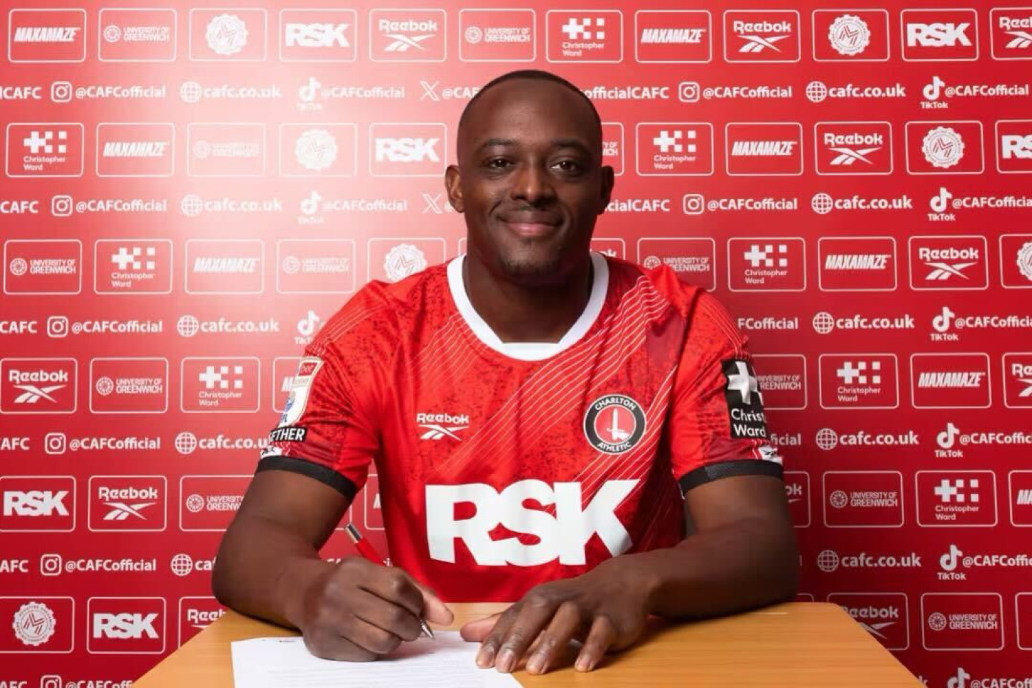 OFICJALNIE: Jérôme Roussillon w końcu znalazł nowy klub. Zagra w Championship