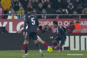 To powinien być rzut karny dla Realu Madryt?! Kontrowersja w końcówce spotkania [WIDEO]