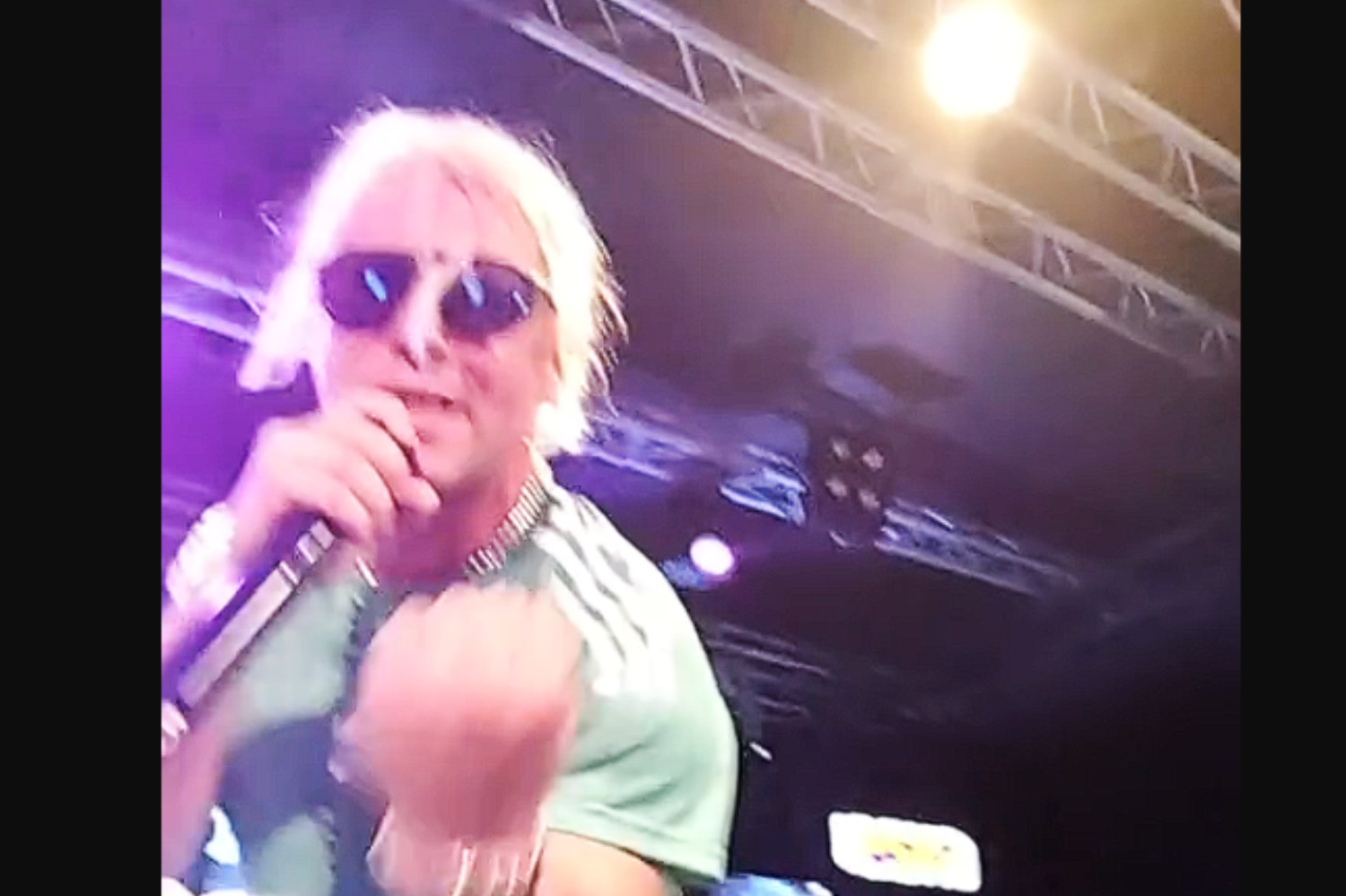 Skolim „zatańczył dla mnie” w podróbce koszulki klubu z Ekstraklasy. Królu złoty...