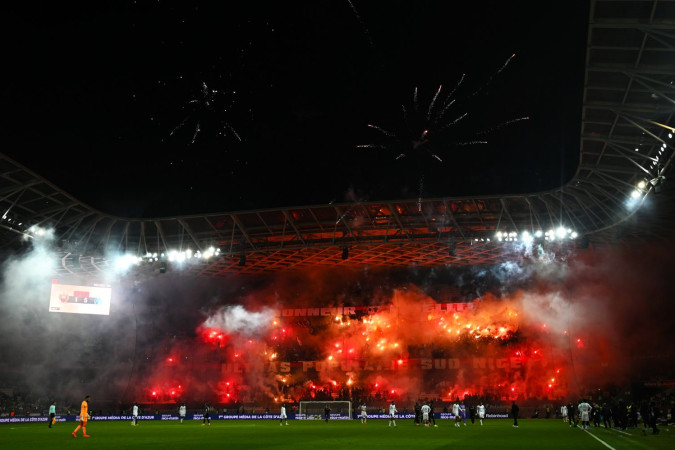 Skandal w Ligue 1! Zawodnicy pobici przez własnych kibiców [OFICJALNIE]