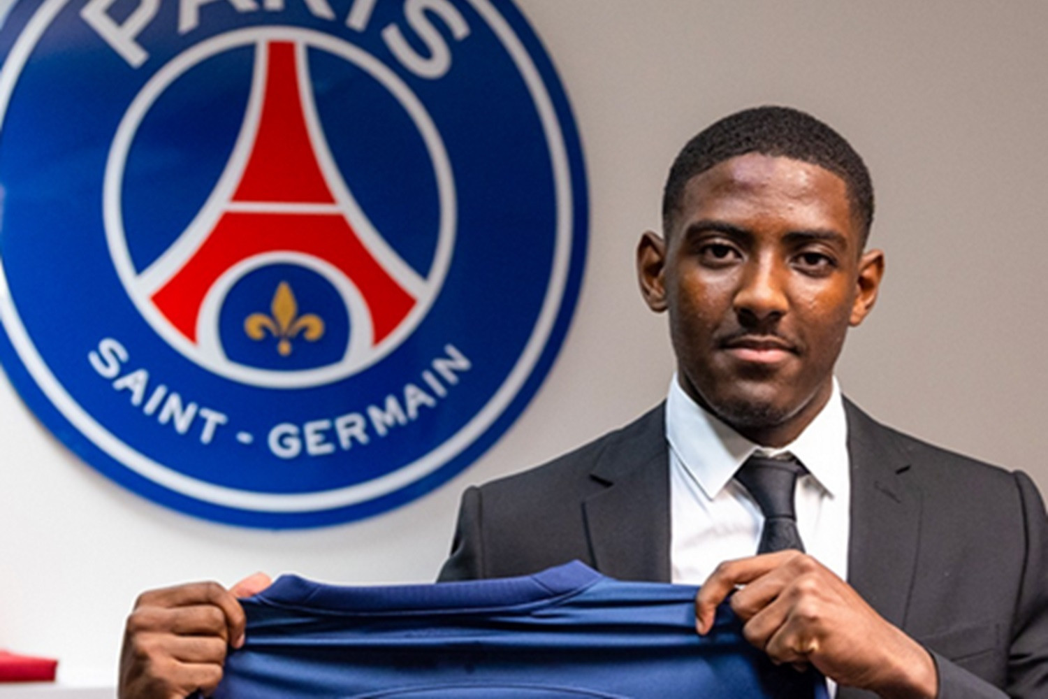 Luis Enrique skreślił go przez... nadwagę. Wychowanek PSG wstrzymał karierę