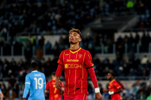 Starcie gigantów o obrońcę z Serie A. Przyszła gwiazda?