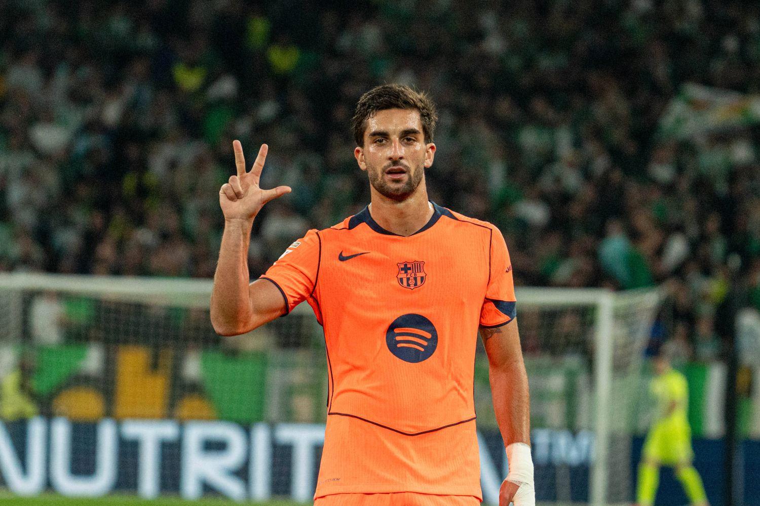 Osiem goli w meczu FC Barcelony z Betisem. Ferran Torres z hat-trickiem [WIDEO]