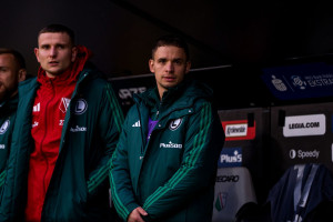 Ten gracz Legii Warszawa oberwał najmocniej! „Parodia piłkarza. Odejdź z tego klubu”