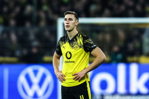 Borussia Dortmund widzi w nim twarz projektu, on ma wątpliwości, czy nadal chce grać w tym klubie