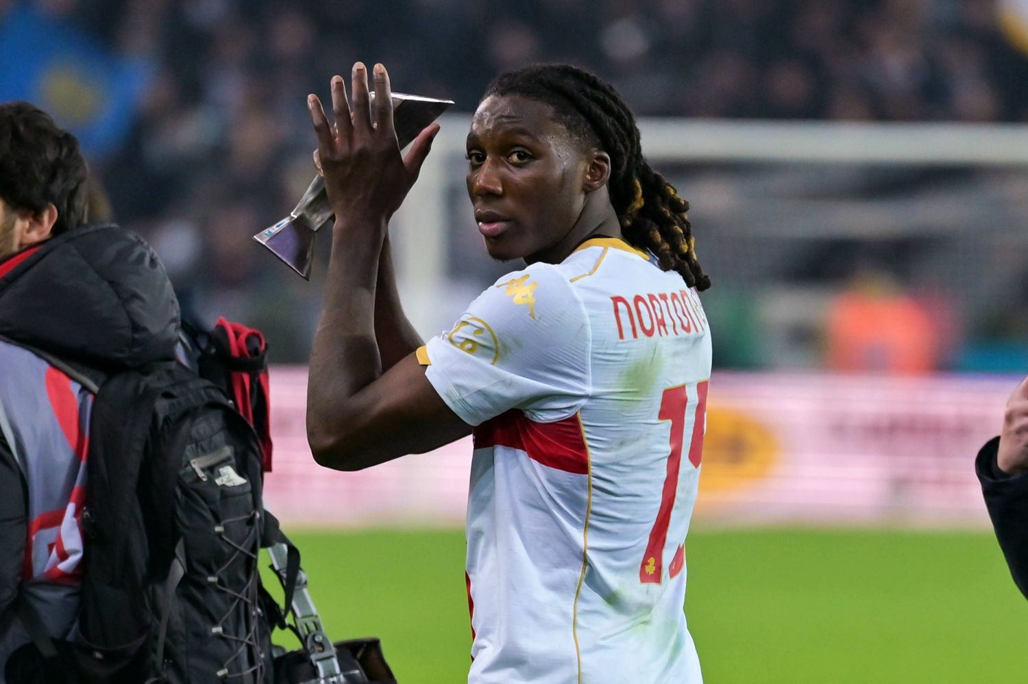 Arsenal sprzedał go za dwa miliony euro. Przyciąga coraz większą uwagę mistrzów Włoch