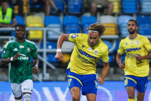 Gracz Arki Gdynia na wylocie z klubu. Możliwe jeszcze jedno odejście