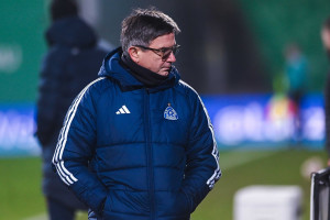 Nawet dziesięć tygodni przerwy. Piłkarz Ruchu Chorzów kontuzjowany [OFICJALNIE]