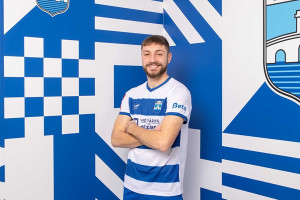 Były trener Widzewa Łódź już go nie potrzebuje. Wahadłowy zawita do Ekstraklasy?!