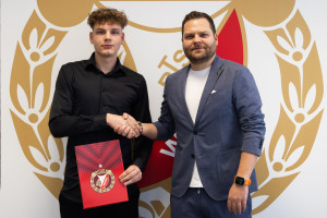 Widzew Łódź zakontraktował młodego napastnika. 11 goli na koncie [OFICJALNIE]