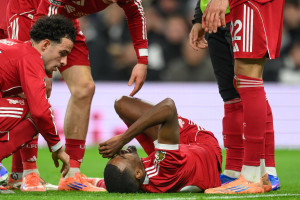 OFICJALNIE: Alexander Isak przeszedł operację. Czeka go bardzo długa przerwa