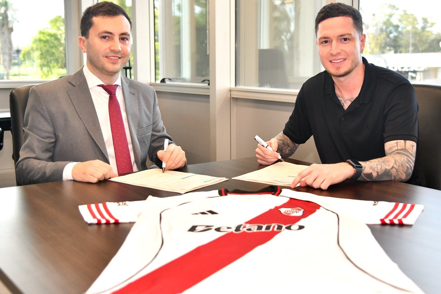 Niedawno zadebiutował w reprezentacji Argentyny. Ważny transfer przed Mistrzostwami Świata [OFICJALNIE]