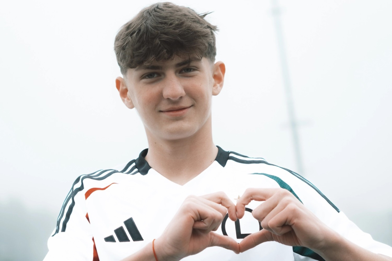 OFICJALNIE: 15-latek z zawodowym kontraktem w Legii Warszawa