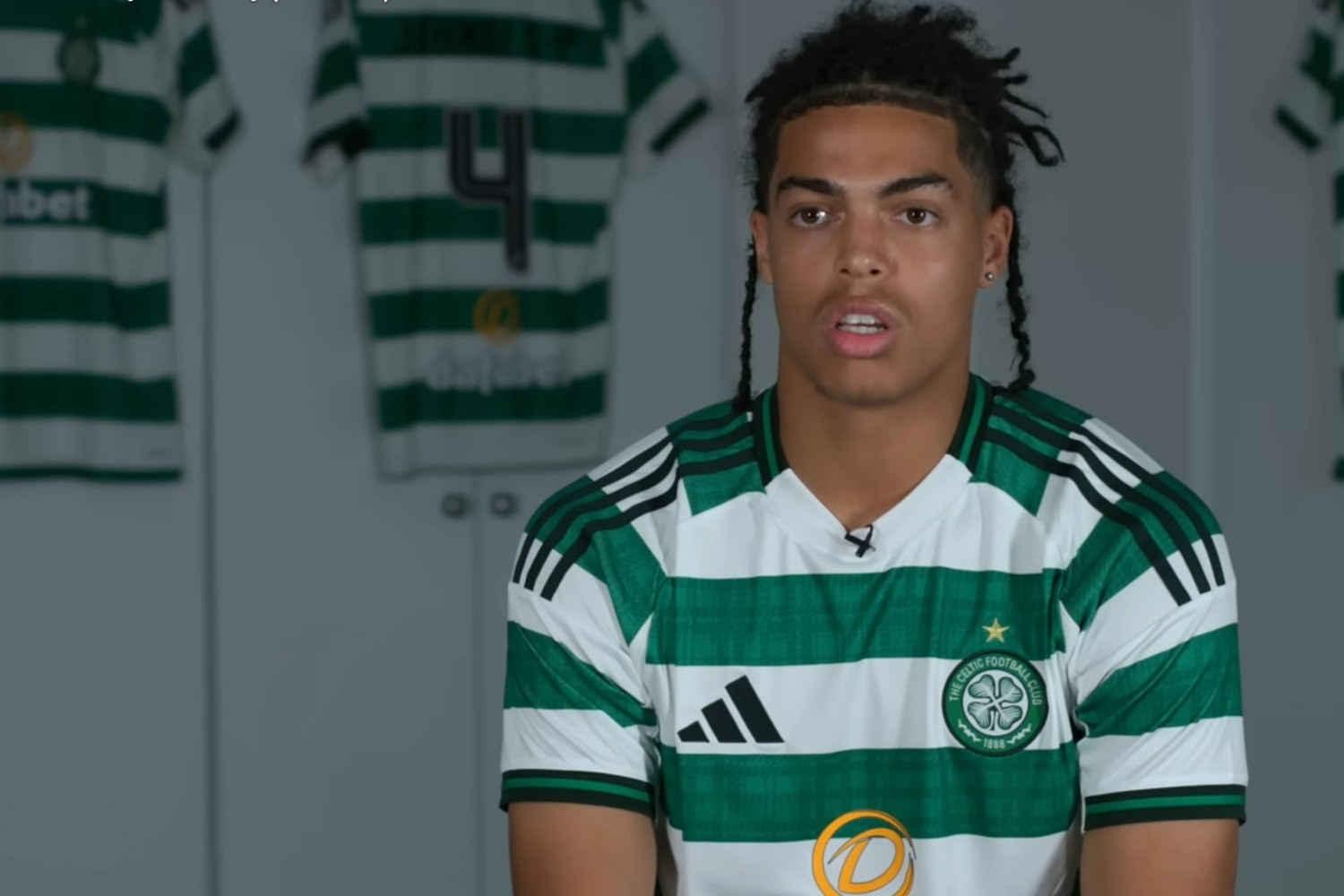 Ten ruch okazał się błędem. Chwalony przez Pepa Guardiolę obrońca wraca do Manchesteru City