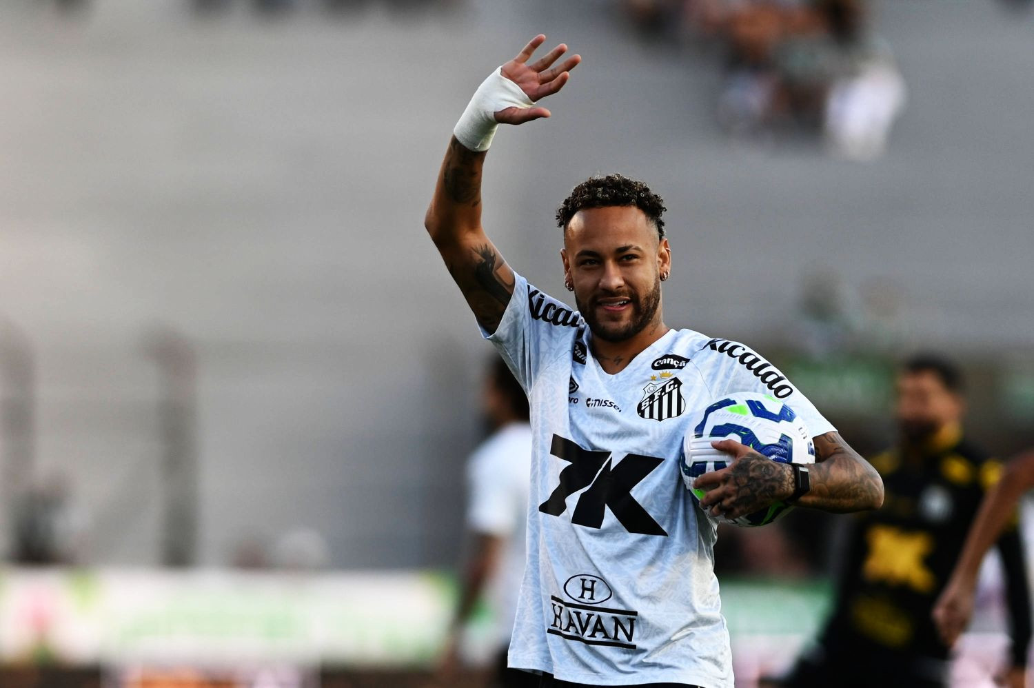 OFICJALNIE: Przyszłość Neymara wyjaśniona