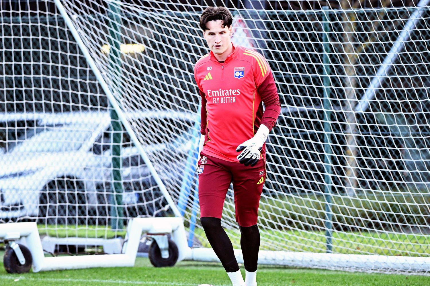 Bramkarz Olympique Lyon przeniesie się na zaplecze Premier League? Zainteresowane dwa kluby