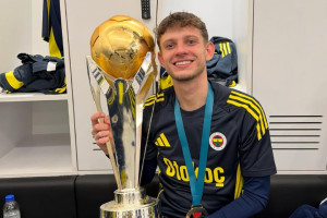 Sebastian Szymański blisko transferu za 11 milionów euro plus bonusy. Konkretna oferta