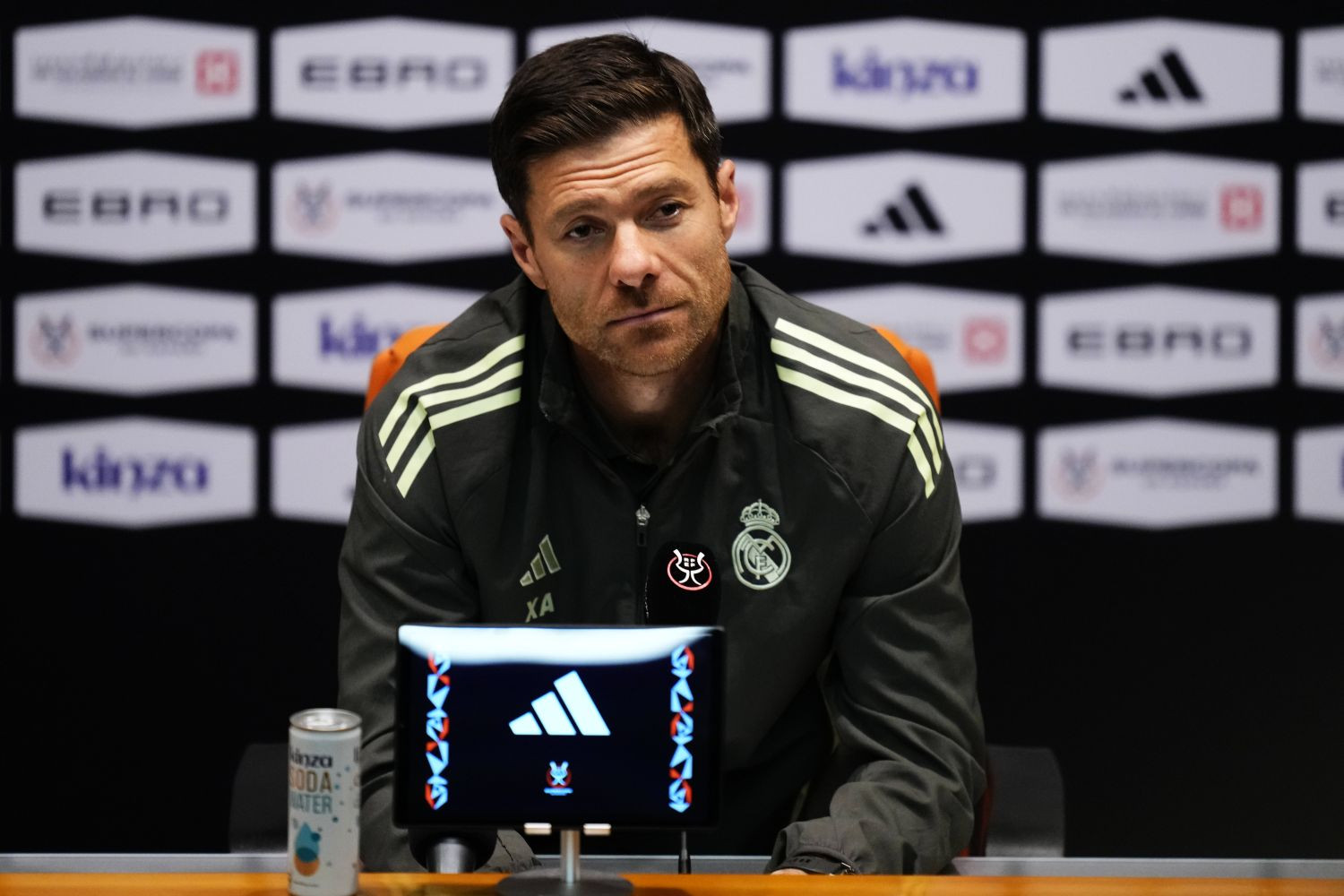 Ile Xabi Alonso spędzi na bezrobociu? Trzy wielkie kluby z Premier League mogą wykonać ruch