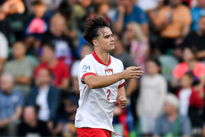 Dogadają transfer wewnątrz Ekstraklasy na obozie w Turcji?! „Chcielibyśmy, żeby zmienił hotel i dołączył do nas”