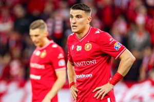 OFICJALNIE: Wisła Kraków ma nowego napastnika. Głośny powrót na polskie boiska