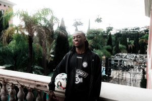 OFICJALNIE: Pomocnik łączony z Lechem Poznań sfinalizował transfer do uczestnika Ligi Europy