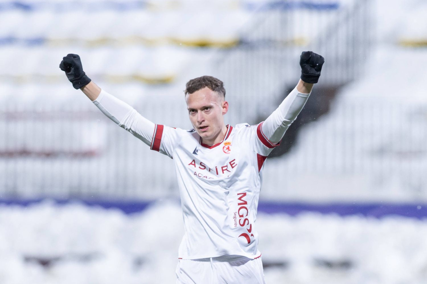 Chciałby trafić do Wisły Kraków. Na razie nie ma zgody klubu