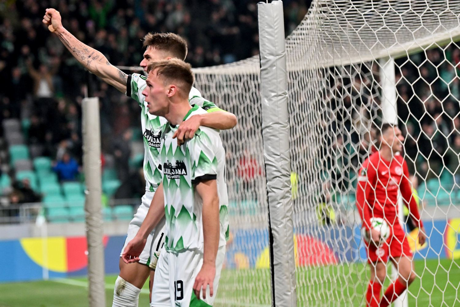 Beniaminek Ekstraklasy o krok od transferu napastnika. Testy medyczne