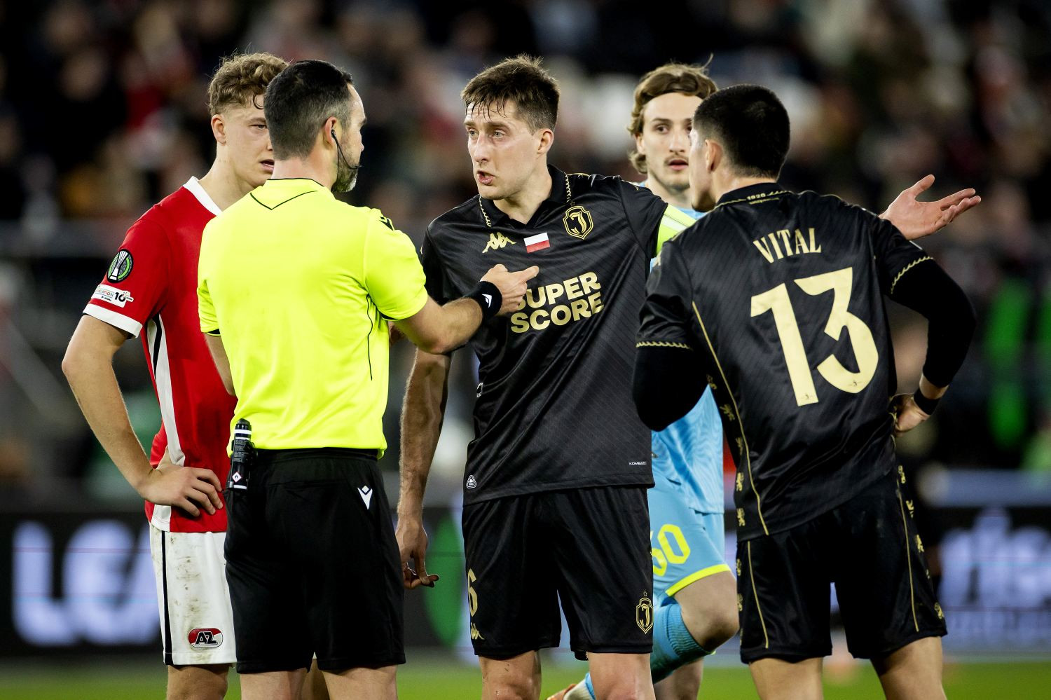 „Pół roku temu karty rozdawaliśmy my, teraz rozdają je Czesi”. Piotr Klimek na gorąco po losowaniu Ligi Konferencji [WYWIAD]