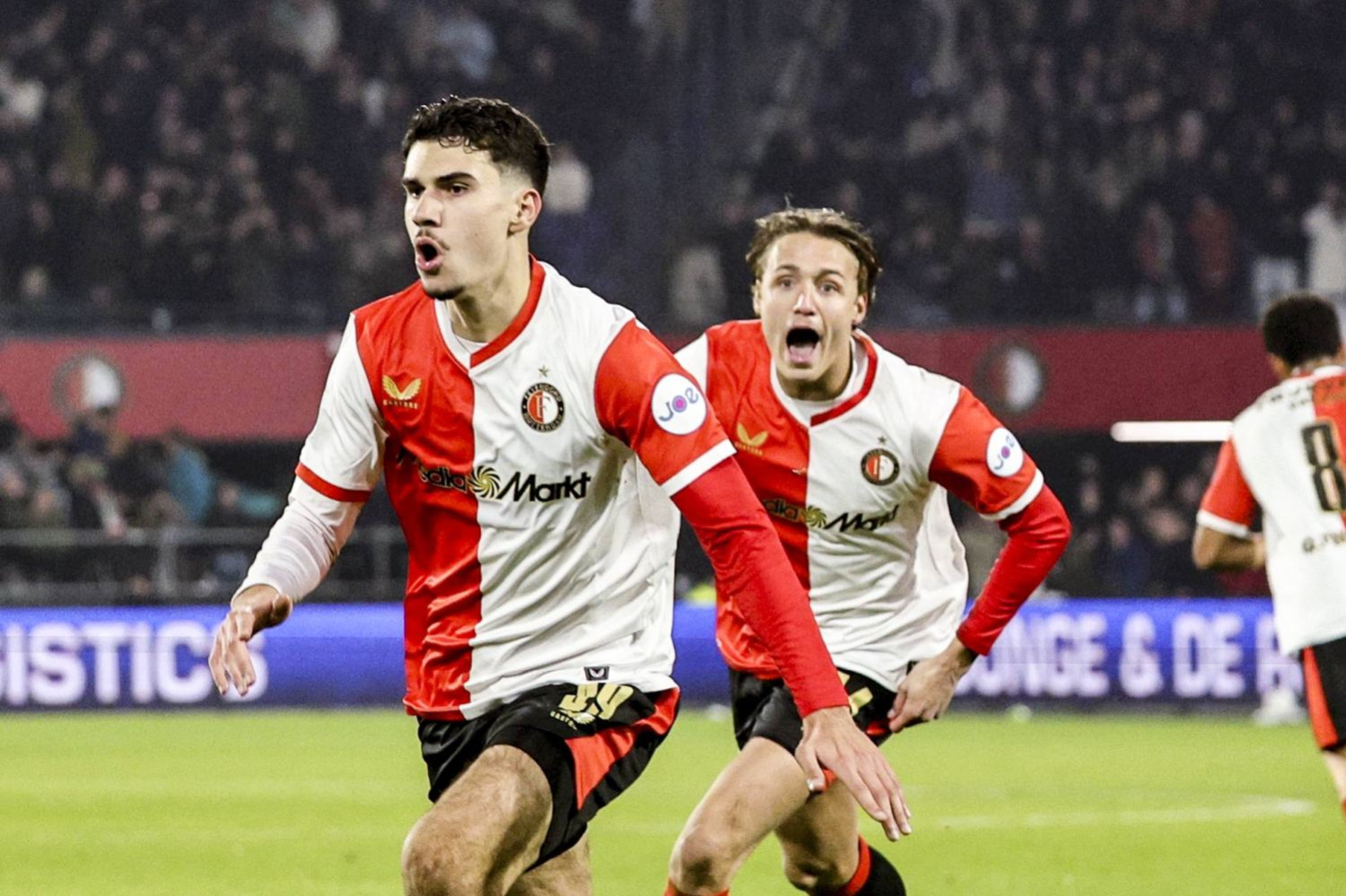 Jaki ojciec, taki syn. Fantastyczna bramka Shaqueela van Persie'ego w derbach Rotterdamu [WIDEO]