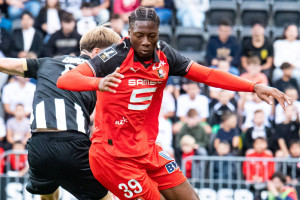 Arabia Saudyjska czy Premier League? Klub Ligue 1 z ofertą 40 milionów euro za 18-letniego snajpera