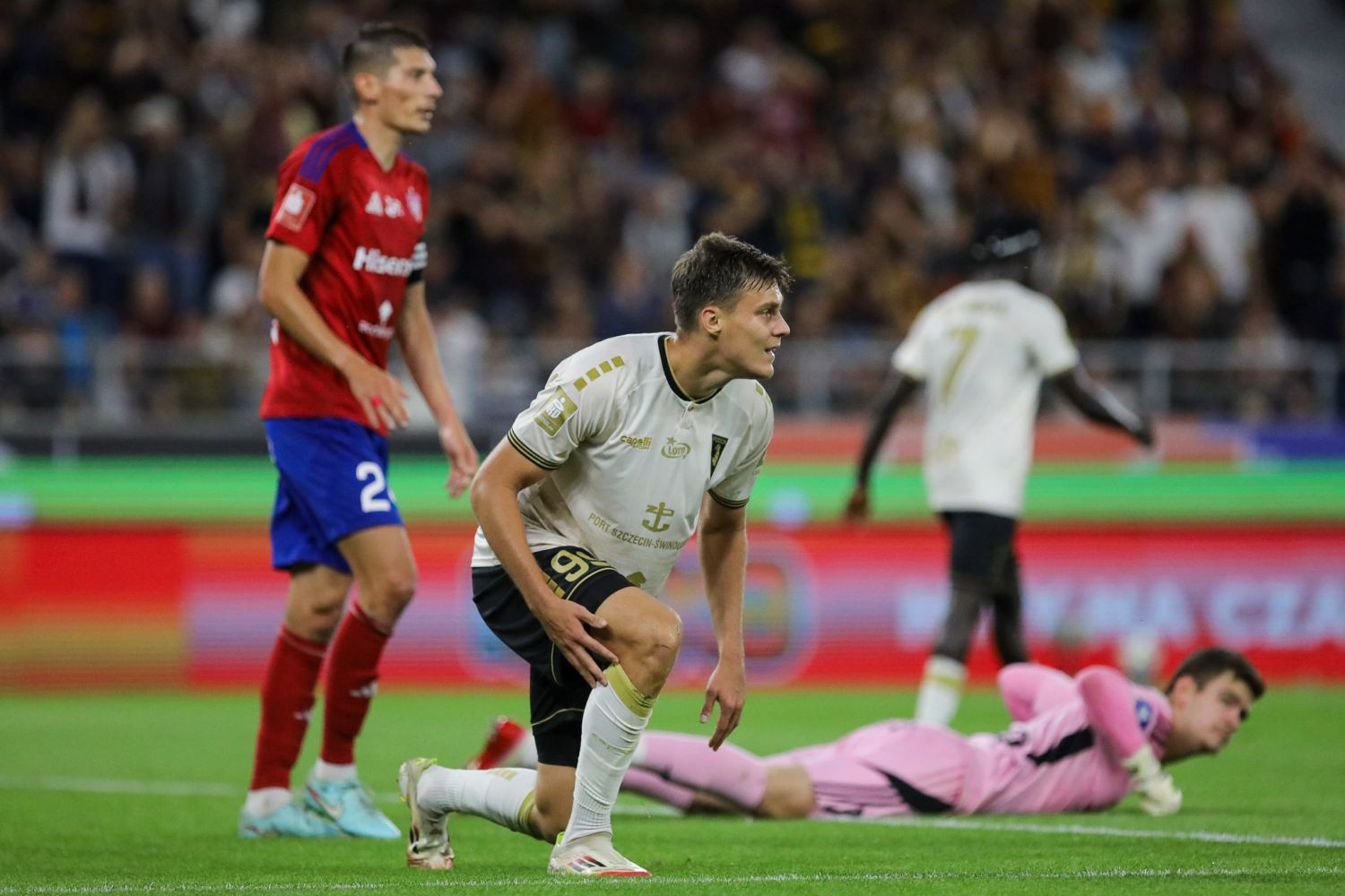 Odszedł z Pogoni Szczecin. OFICJALNIE: To nowy klub napastnika