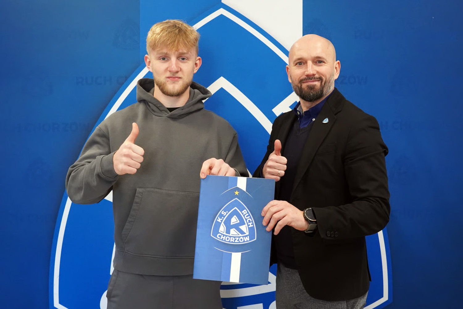 Ruch Chorzów zaprezentował nowego piłkarza. Miał inne oferty z I ligi [OFICJALNIE]