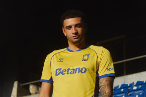 OFICJALNIE: Dwukrotny reprezentant Anglii zagra z Bartoszem Sliszem i Ousmane'em Sowem