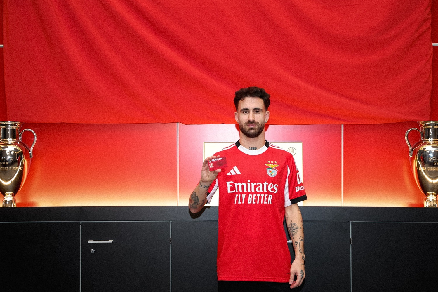 OFICJALNIE: Wielki powrót napastnika do Benfiki