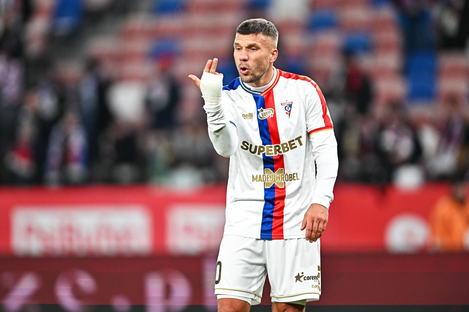 W Górniku Zabrze tracą cierpliwość. „Lukas Podolski ma powoli dosyć tego tematu”