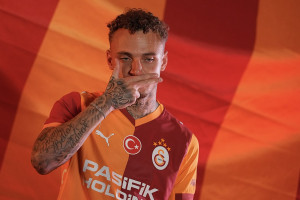 SSC Napoli naprawia letnie błędy. Skrzydłowy sprowadzony za 25 milionów euro wypożyczony do Galatasaray [OFICJALNIE]